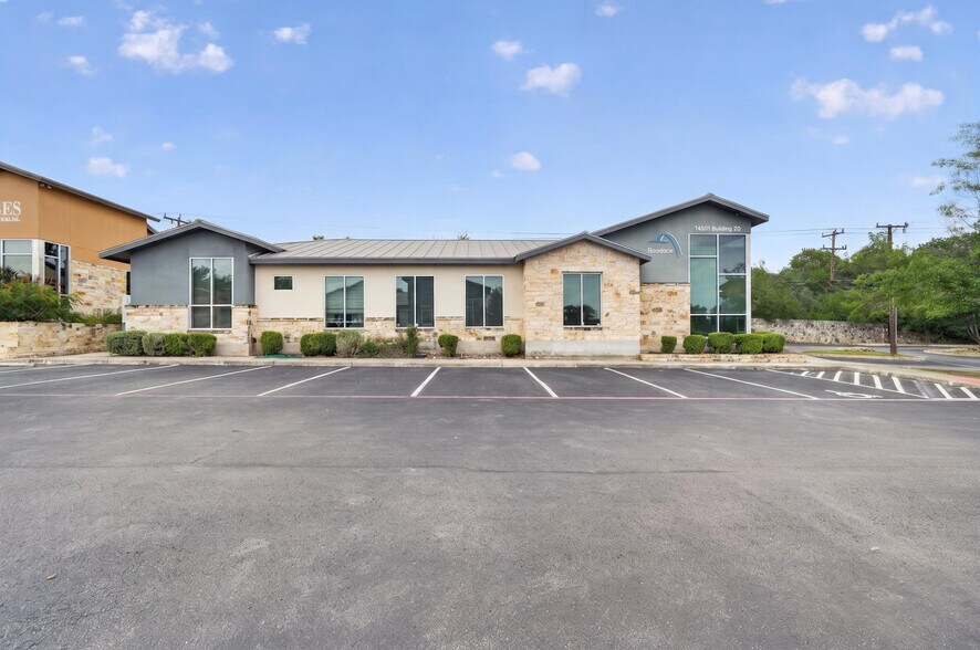 More Photos Of 14603 Huebner Rd, San Antonio Office For Lease