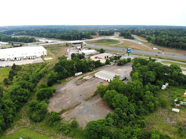 More Photos Of 450 Corporate Blvd, Rock Hill Warehouse For Lease