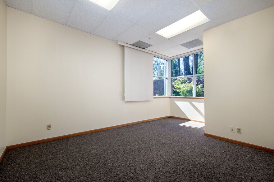More Photos Of 350 Crown Point Cir, Grass Valley Office For Lease