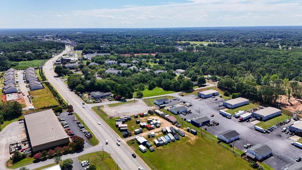More Photos Of 267 Lakewood Dr, Greenville Warehouse For Lease