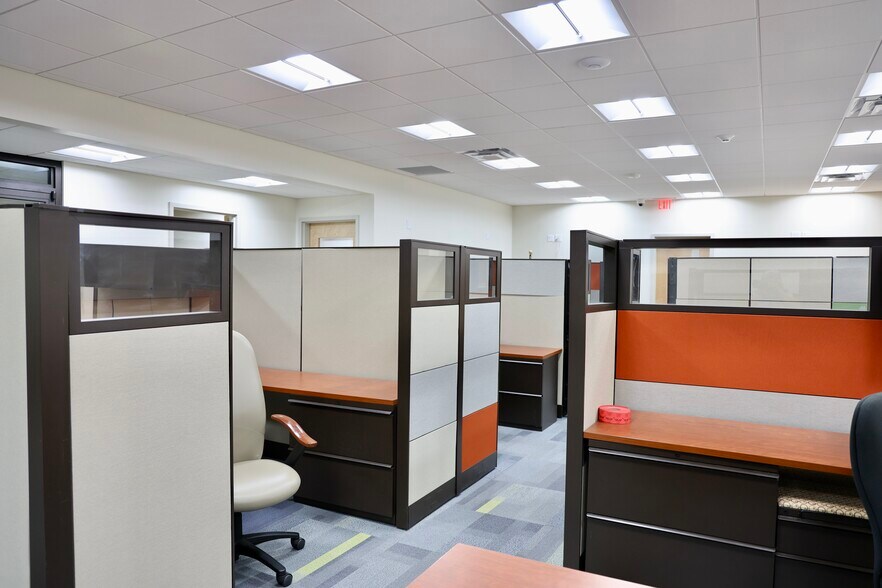 More Photos Of 2441 Production Dr, Indianapolis Loft Creative Space For Lease