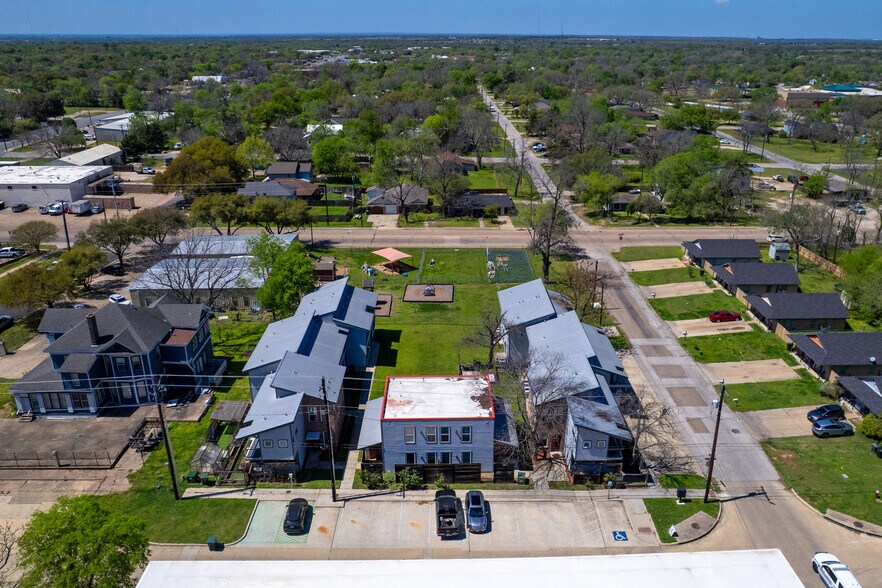 More Photos Of 300 N Parker Ave, Bryan Apartments For Sale