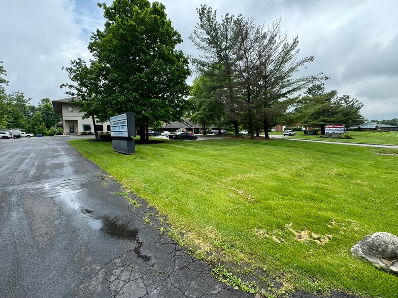 More Photos Of 171 Green Meadows Dr S, Lewis Center Office Residential For Sale