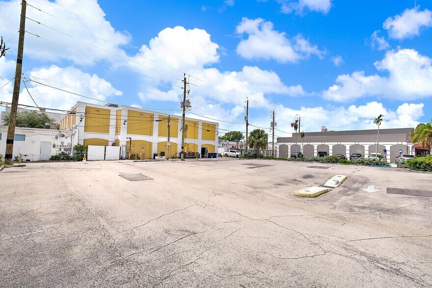 More Photos Of 601-605 Lucerne Ave, Lake Worth Land For Sale