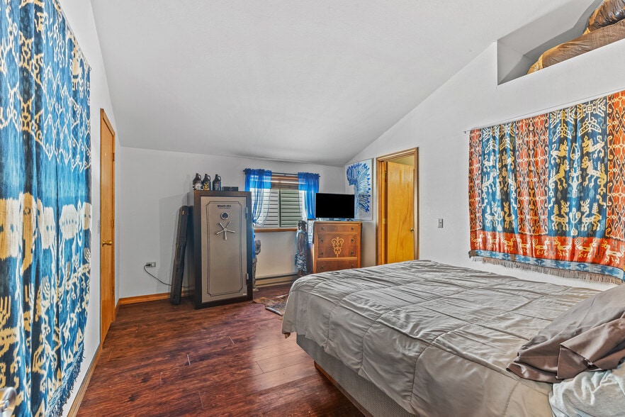 More Photos Of 302 Berger St, Riggins Apartments For Sale