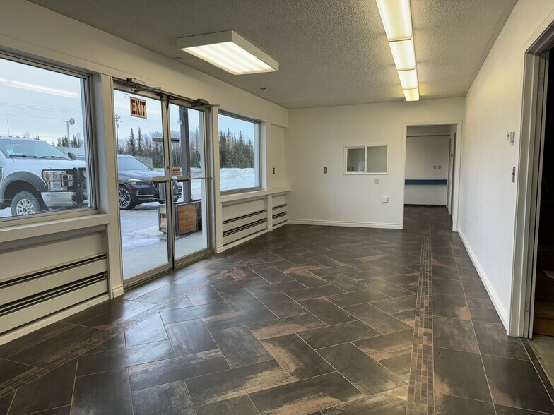 More Photos Of 11887 Kenai Spur Hwy, Kenai Freestanding For Lease