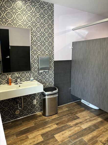 More Photos Of 21700 Golden Triangle Rd, Santa Clarita Medical For Lease