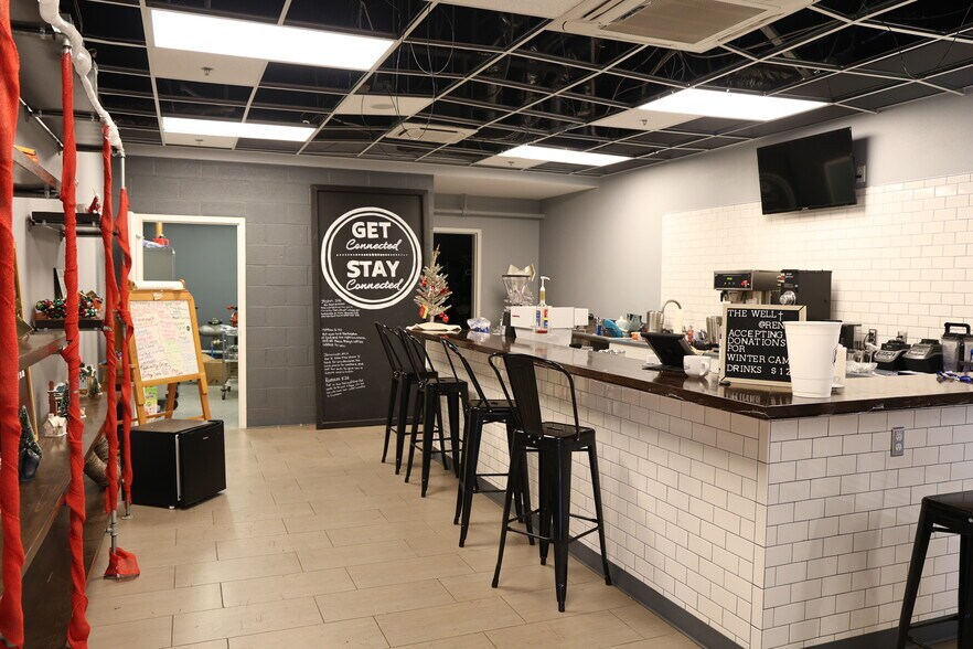 More Photos Of 1122 S 2nd St, Cabot Industrial For Sale