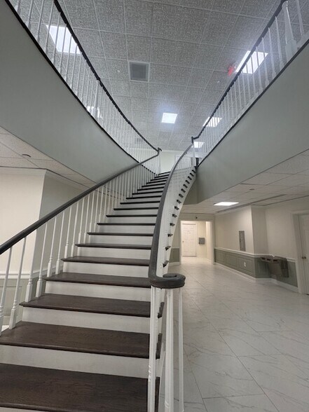 More Photos Of 1 Rossmoor Dr, Monroe Township Medical For Lease