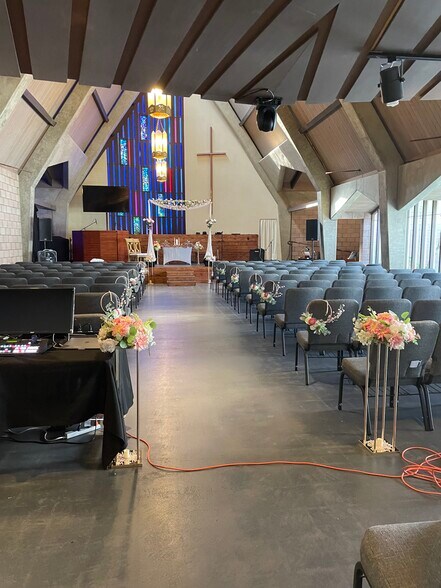 More Photos Of 787 Walnut St, San Carlos Religious Facility For Lease