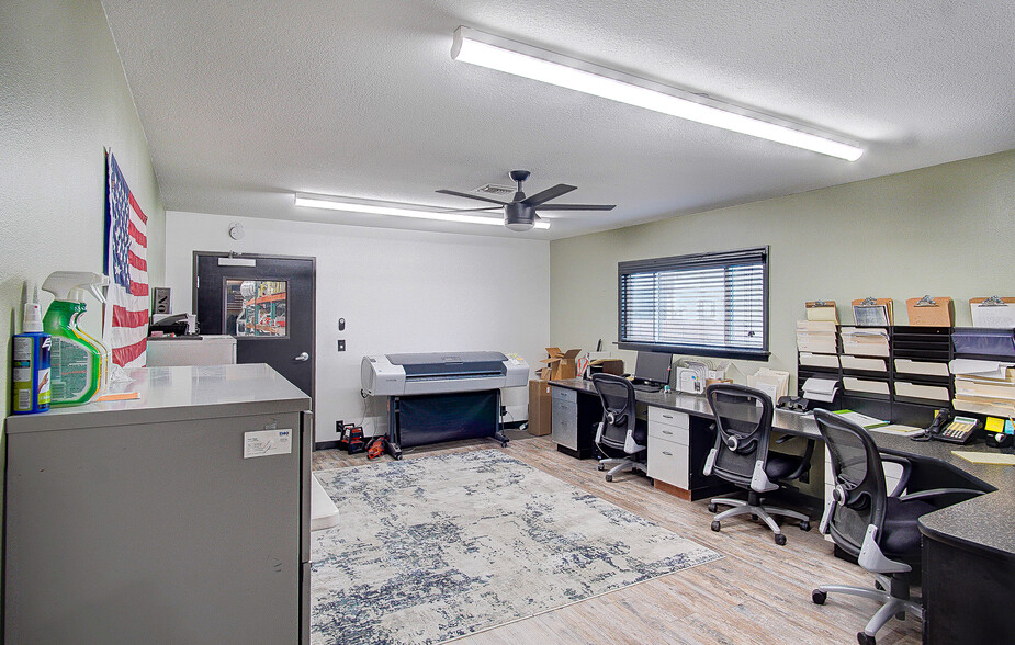 More Photos Of 17303 Roseton Ave, Artesia Warehouse For Lease