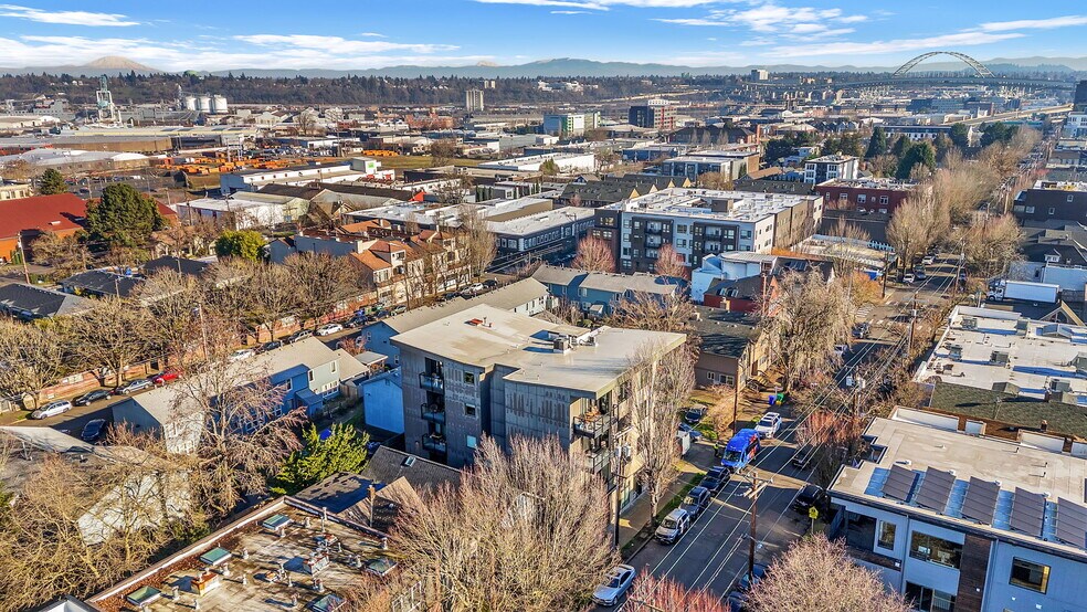 More Photos Of 2651 NW Thurman St, Portland Apartments For Sale