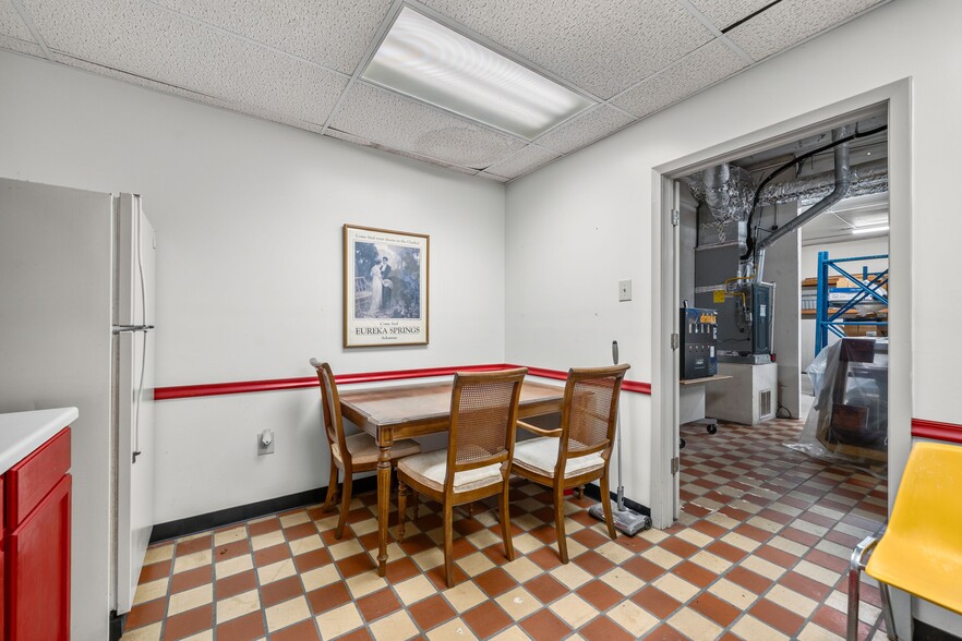 More Photos Of 3306-3308 Pike Ave, North Little Rock Storefront For Sale