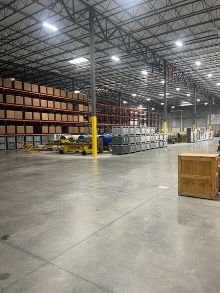 More Photos Of 15277 Heritage Pky, Fort Worth Distribution For Lease