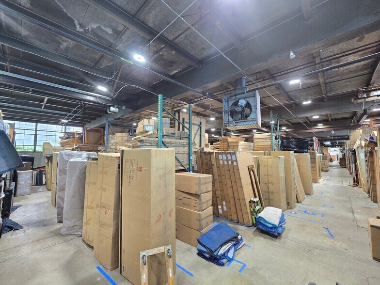 More Photos Of 533 Whitehead Rd, Hamilton Warehouse For Lease