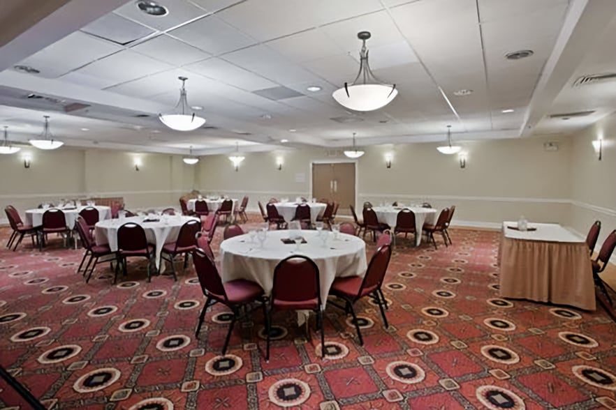 More Photos Of 617 S Broadway, Little Rock Hotel For Sale