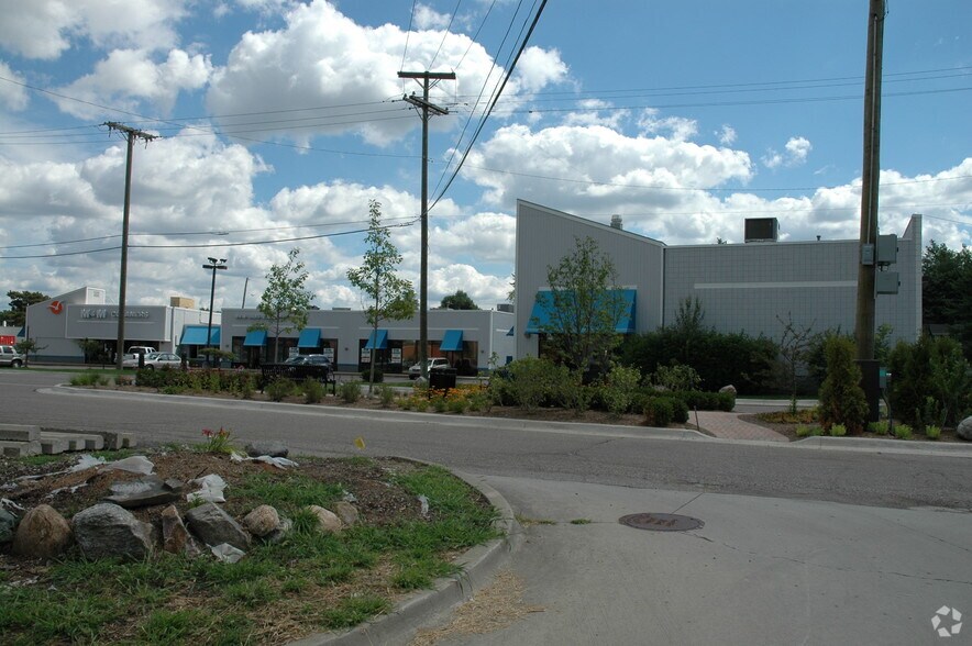 More Photos Of 2965-2985 Orchard Lake Rd, Keego Harbor Unknown For Lease