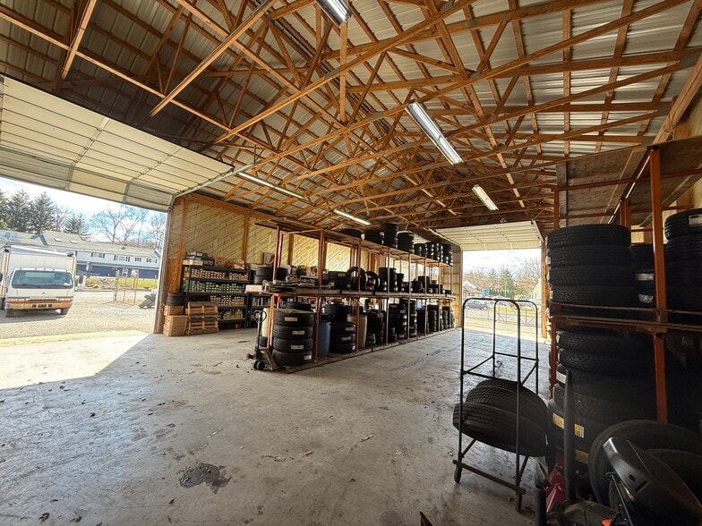 More Photos Of 4094 Chestnut St, Emmaus Auto Repair For Lease