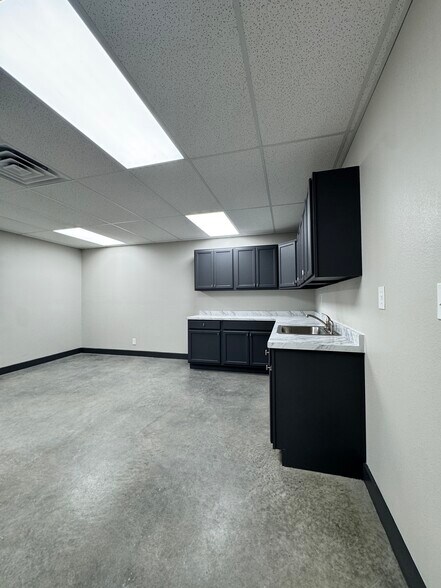 More Photos Of 4513 County Rd 128, Midland Industrial For Lease