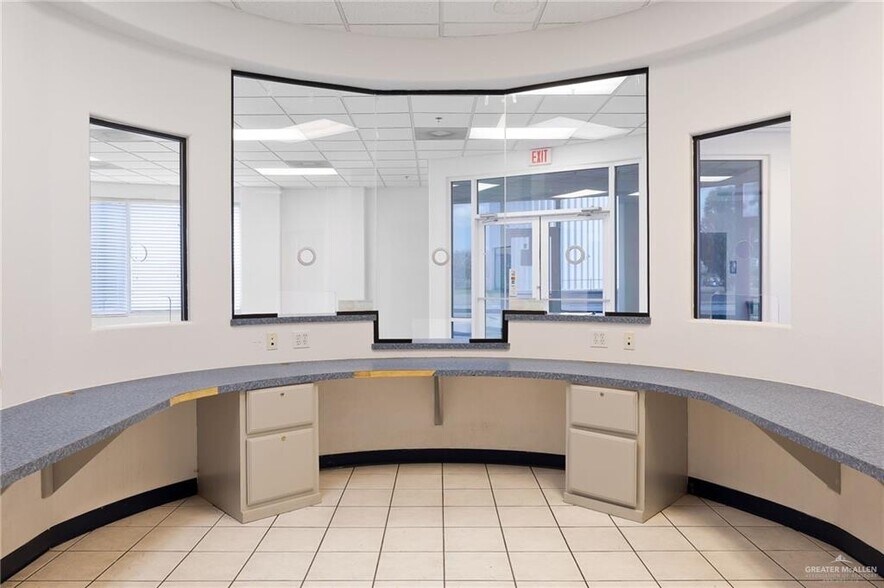 More Photos Of 451 E Alton Gloor Blvd, Brownsville Medical For Sale