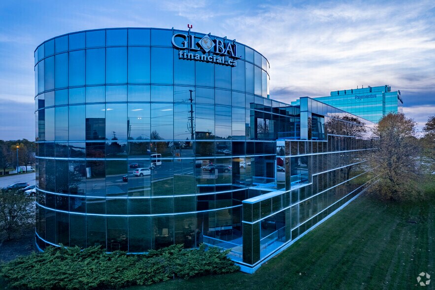 More Photos Of 100 Mural St, Richmond Hill Office For Sale