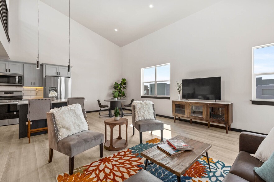 More Photos Of 2994-3016 N 27th Ave, Bozeman Light Manufacturing For Lease