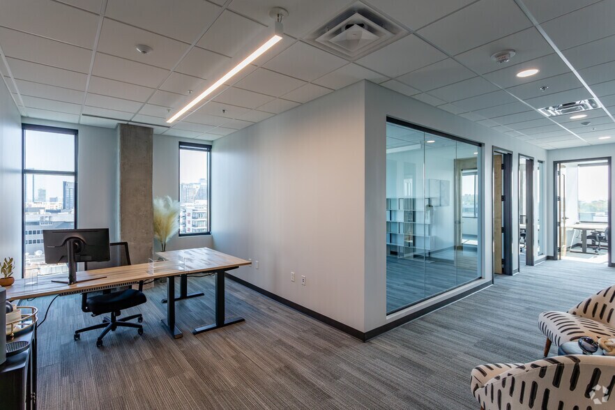 More Photos Of 1001-1009 17th Ave S, Nashville Office For Sale
