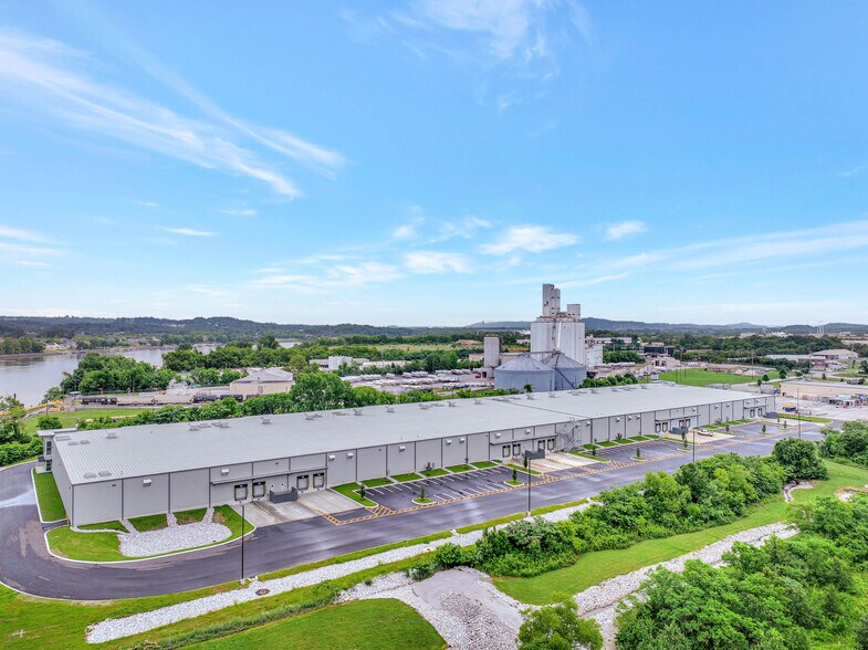 More Photos Of 2685 Riverport Rd, Chattanooga Industrial For Sale