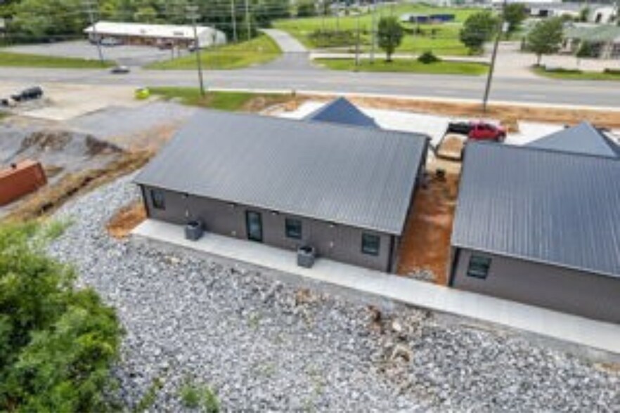 More Photos Of 159 Darlene Dr, Clarksville Office For Lease