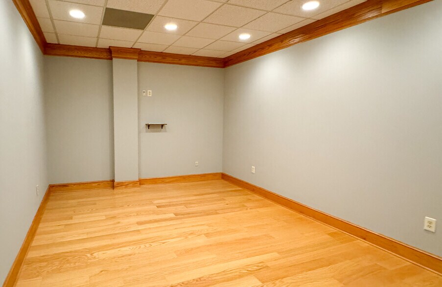 More Photos Of 6404 Falls of Neuse Rd, Raleigh Office For Lease