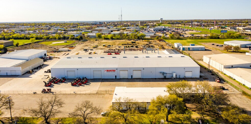Primary Photo Of 6401 Imperial Dr, Woodway Warehouse For Lease