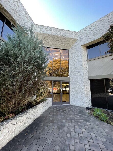 More Photos Of 710 Lakeway Dr, Sunnyvale Office For Lease