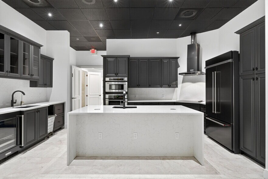 More Photos Of 3820 Via Del Rey, Bonita Springs Medical For Sale