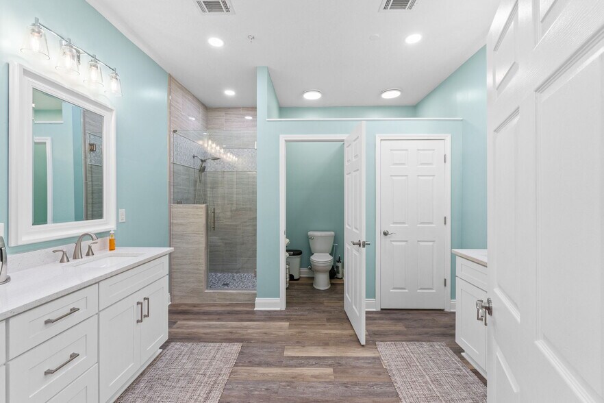 More Photos Of 5420 Hickory St, Panama City Office For Sale
