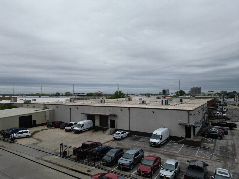 More Photos Of 4801-4805 Reading St, Dallas Distribution For Lease