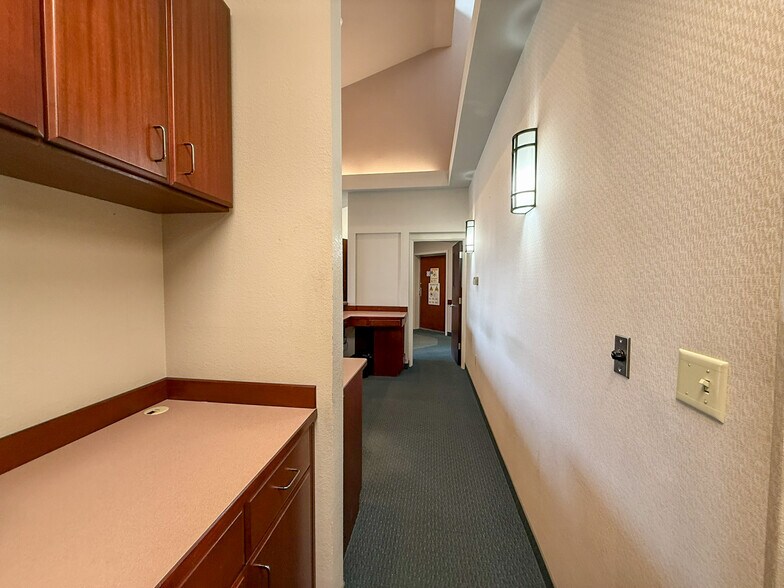More Photos Of 910 S Scheuber Rd, Centralia Medical For Lease