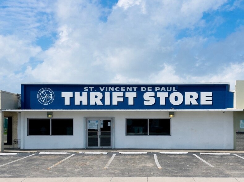 More Photos Of 2223 N Dixie Hwy, Pompano Beach Freestanding For Sale