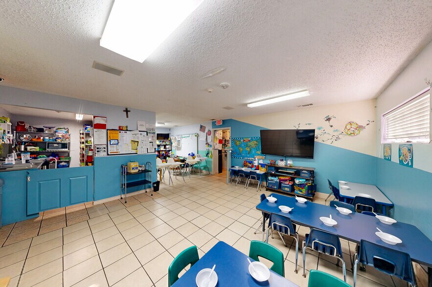 More Photos Of 1222 Fredericksburg Rd, San Antonio Daycare Center For Sale
