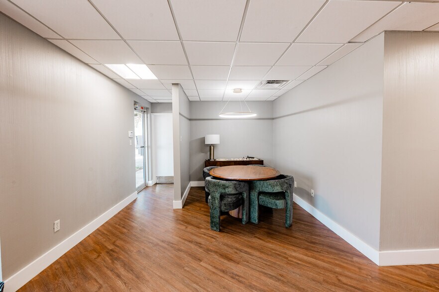 More Photos Of 2500 E 8th St, Odessa Auto Repair For Sale