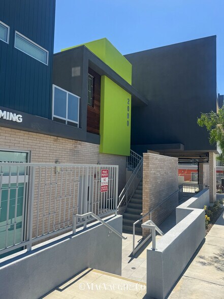 More Photos Of 2000 Lake Ave, Altadena Apartments For Lease