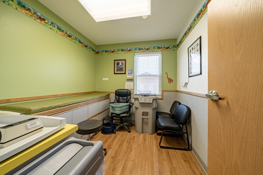 More Photos Of 353 Island Cottage Rd, Rochester Medical For Sale