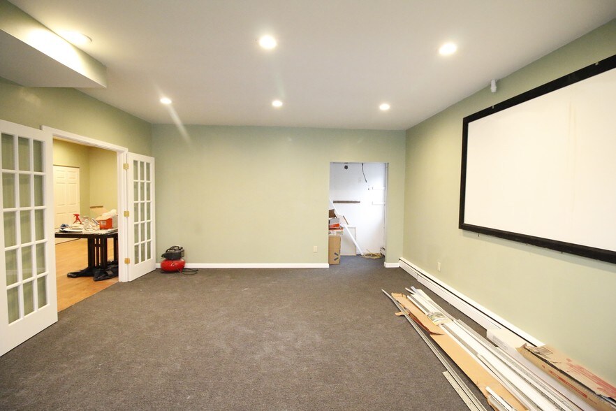 More Photos Of 5145 Pleasant Ave, Fairfield Freestanding For Sale