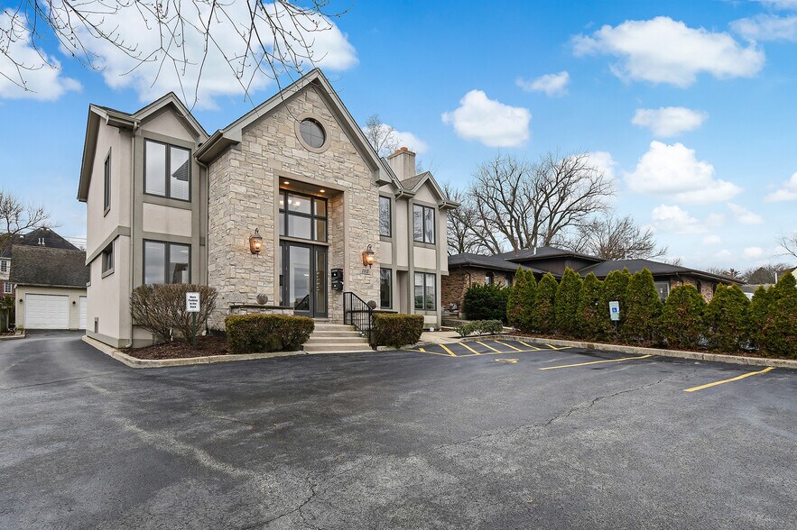 More Photos Of 103 E Ogden Ave, Clarendon Hills Medical For Sale