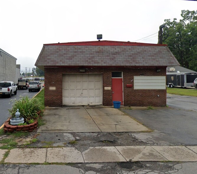 Primary Photo Of 20 Hanwell Pl, Depew General Retail For Sale