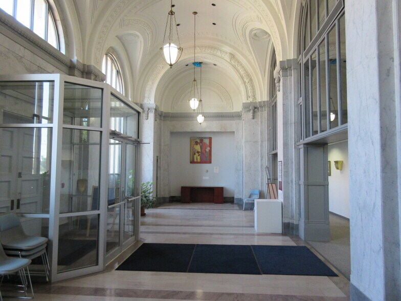 More Photos Of 77 E Michigan Ave, Battle Creek Office For Sale