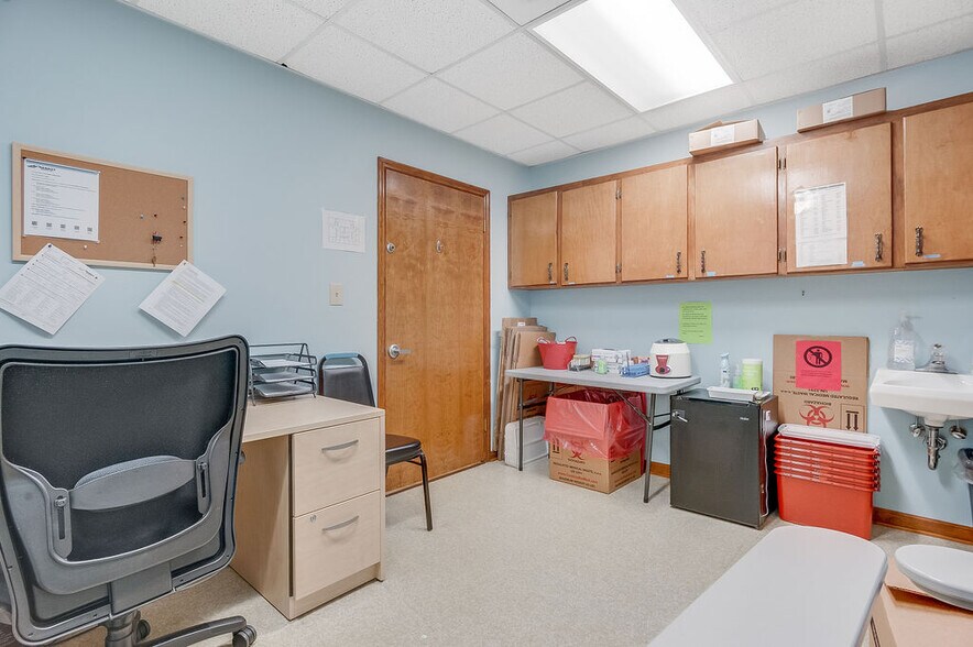 More Photos Of 231 Memorial Dr, Jacksonville Medical For Sale