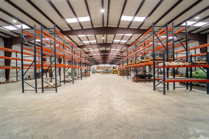 More Photos Of 236 Industrial Park Dr, Victoria Warehouse For Lease