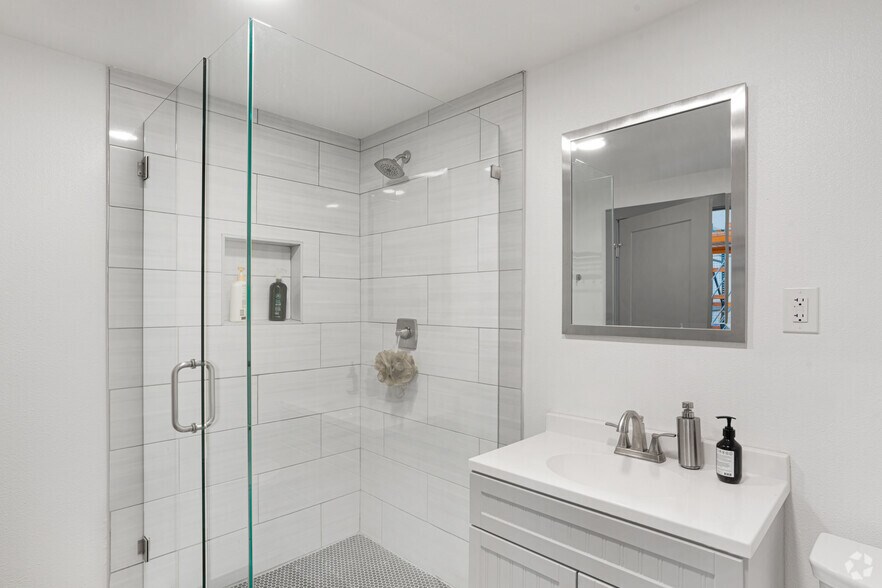 More Photos Of 2862 Walnut Ave, Tustin Flex For Lease