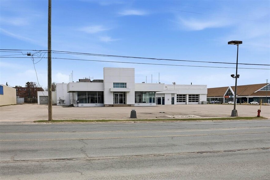More Photos Of 68 Great Northern Rd, Sault Ste. Marie Auto Dealership For Sale
