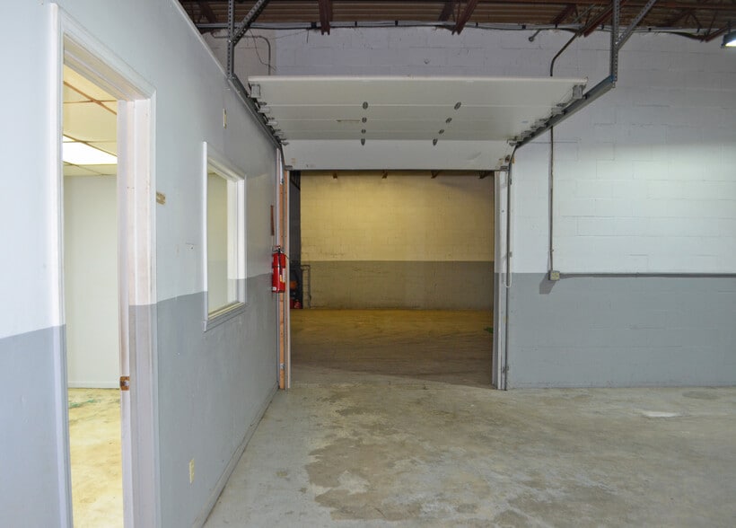 More Photos Of 10027 Railroad St, Lake City Warehouse For Sale